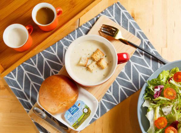 森林小徑文心店享受美食